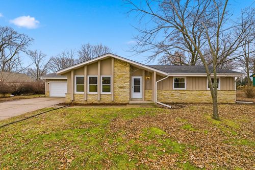 2504 N 112th Street, Wauwatosa, WI, 53226 | Card Image