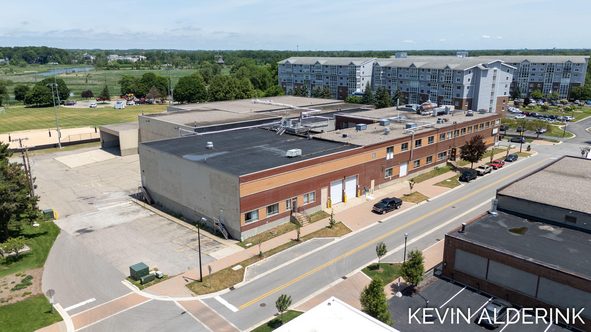 147 E 6Th St, Holland, MI 49423