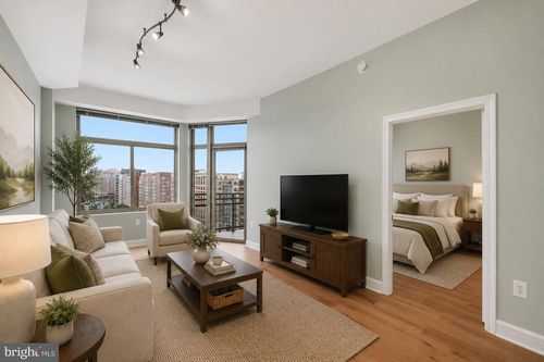 1116w-3600 S Glebe Rd, ARLINGTON, VA, 22202-2390 | Card Image