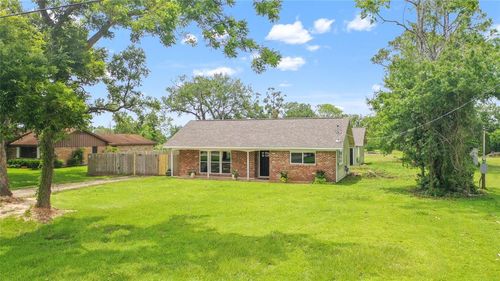 318 Primrose Rd, Jones Creek, TX, 77541-9516 | Card Image