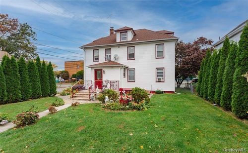 600 1st Ave, New Hyde Park, NY, 11040-4815 | Card Image