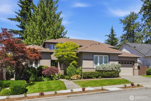 22844 Ne 126th St, Redmond, WA, 98053-5644 | Card Image