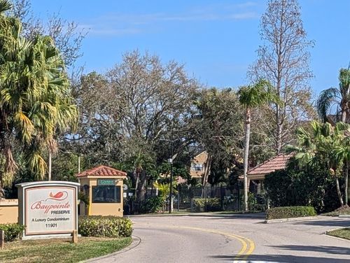 apt-5212-11901 4th St N, ST PETERSBURG, FL, 33716-1735 | Card Image