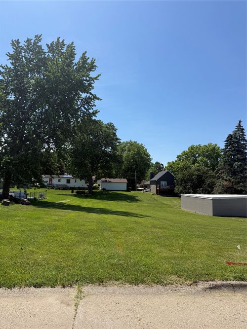 125 E 11th St S, Newton, IA, 50208 | Card Image
