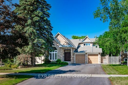 87 Royal Amber Cres, Mount Albert, ON, L0G1M0 | Card Image