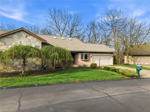 180 Oakview Dr, Hermitage, PA, 16148-5604 | Card Image