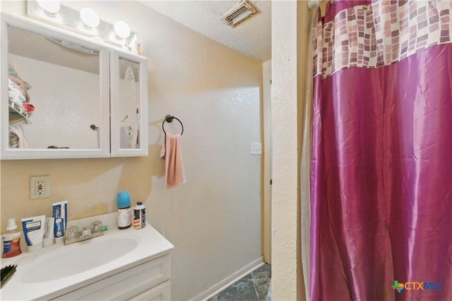 556 Gode Ln, House other with 3 bedrooms, 2 bathrooms and null parking in New Braunfels TX | Image 10