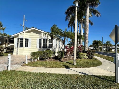 1671 Diamond Lake Cir, NAPLES, FL, 34114-9227 | Card Image