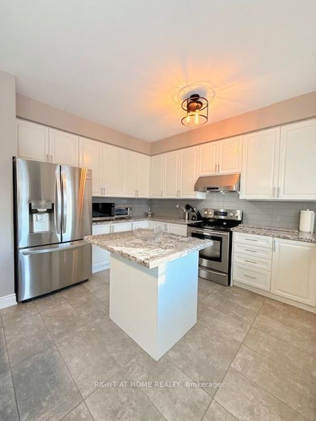 110 Dells Cres, House other with 4 bedrooms, 3 bathrooms and 2 parking in Brampton ON | Image 4
