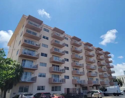 apt-207-2200 E Hallandale Beach Blvd, Hallandale Beach, FL, 33009-3776 | Card Image