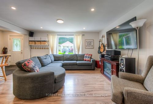63 Berkley Rd, Cambridge, ON, N1S3G5 | Card Image