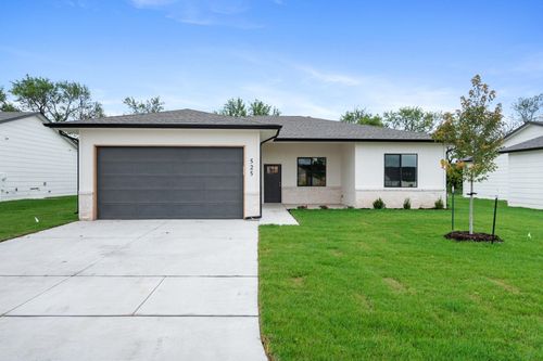 525 E Elmwood St, Park City, KS, 67147 | Card Image