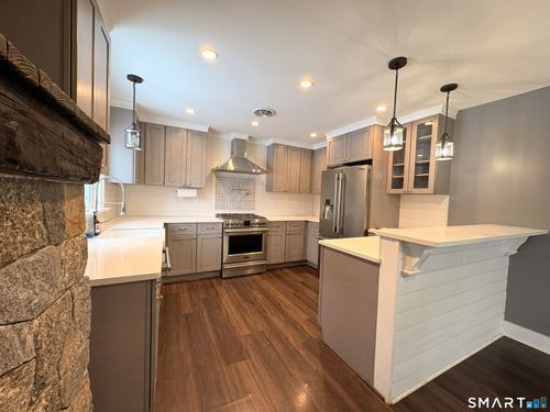 104 Cottage Rd, Enfield, CT, 06082-2209 | Card Image