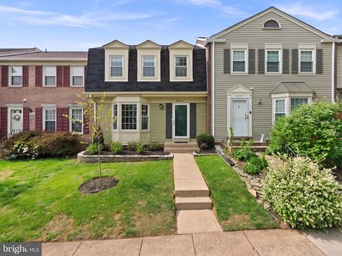 8555 Dellway Ln, VIENNA, VA, 22180-7091 | Card Image