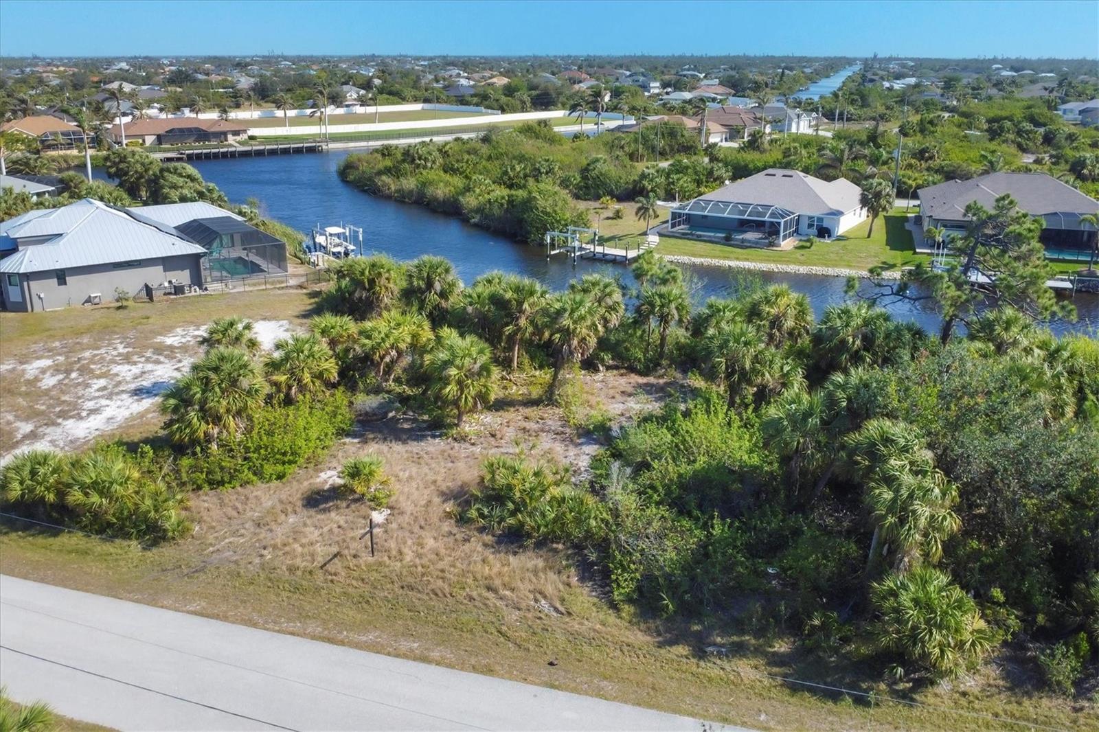 Land in PORT CHARLOTTE 4