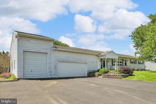 1390 Pottsville Pike, SHOEMAKERSVILLE, PA, 19555 | Card Image