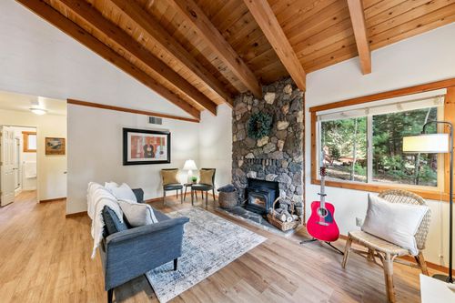 11979 Pine Forest Rd, Truckee, CA, 96161-2755 | Card Image