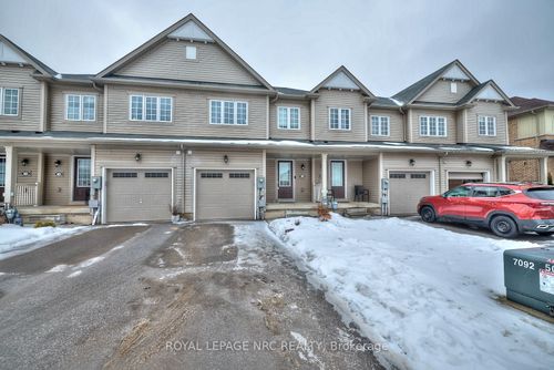 7782 White Pine Cres, Niagara Falls, ON, L2H3R4 | Card Image