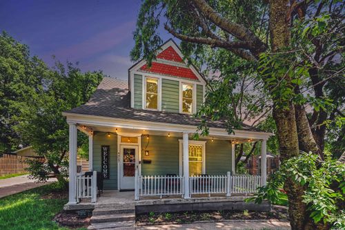 4027 Clark Ave, Kansas City, MO, 64111-4019 | Card Image