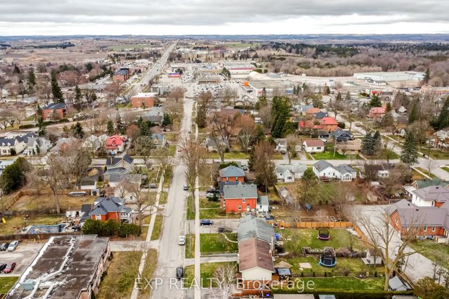 112 Nelson St W, House attached with 3 bedrooms, 2 bathrooms and 3 parking in Alliston ON | Image 4