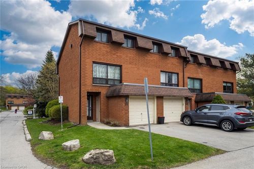 l4-444 Stone Church Rd W, Hamilton, ON, L9B1R1 | Card Image