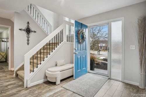 29690 Canterbury Ct, Farmington Hills, MI, 48331-1855 | Card Image