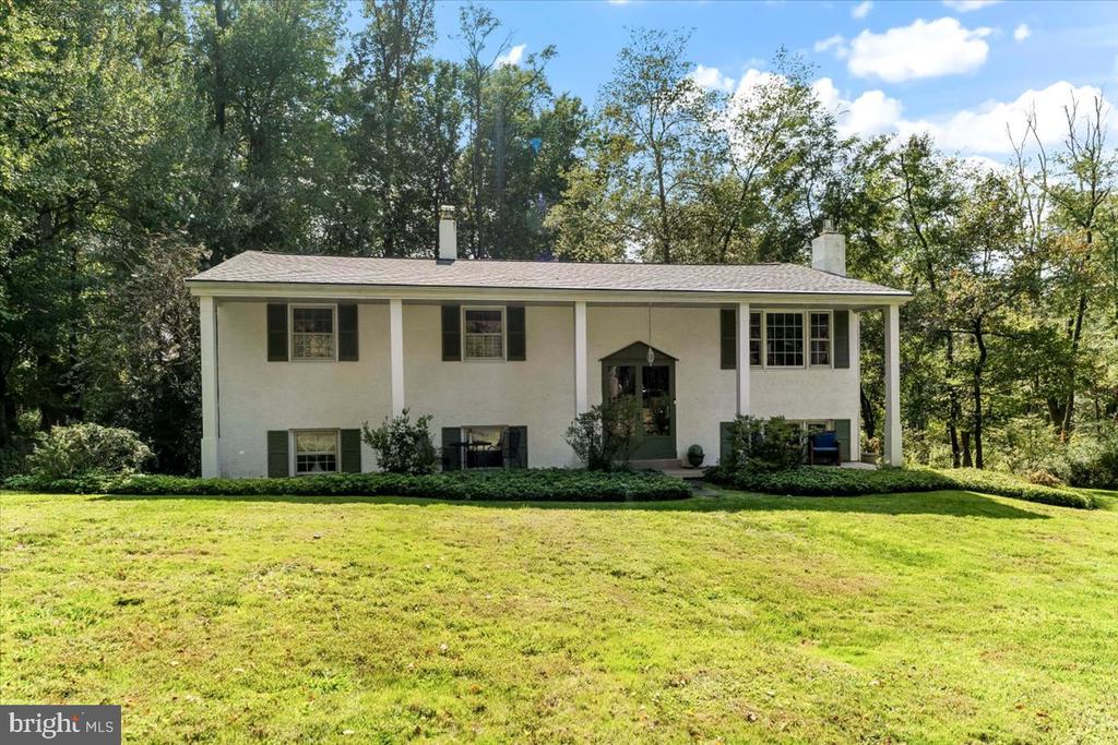 Niels Ln, West Chester, PA 19382