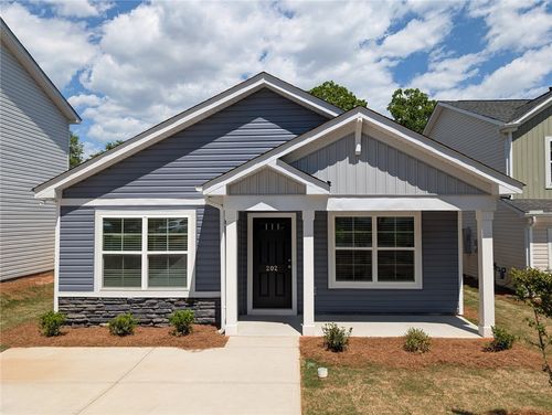 202 Blackwood St, Greenville, SC, 29611-5432 | Card Image
