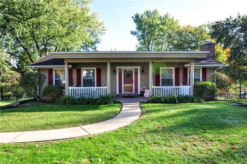 122 E Edgewood Dr, Peters Twp, PA, 15317 | Card Image