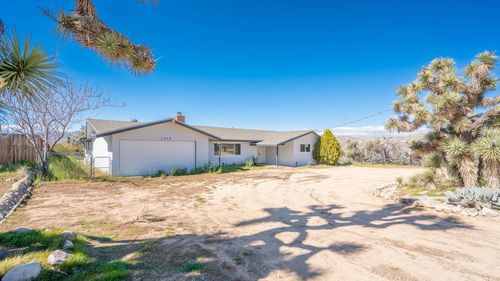 7478 Bonita Trl, Yucca Valley, CA, 92284-3904 | Card Image