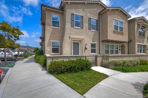 1097 Delpy View Pt, Vista, CA, 92084-4836 | Card Image