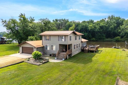 18599 317th St, Long Grove, IA, 52756-9695 | Card Image