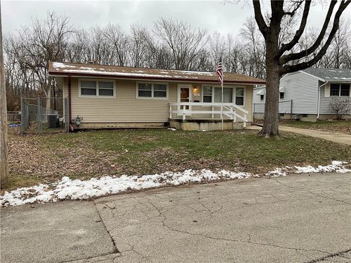 30 Colorado Dr, Decatur, IL, 62526-2321 | Card Image