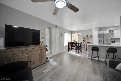 266-3425 E Russell Rd, Las Vegas, NV, 89120-2242 | Card Image