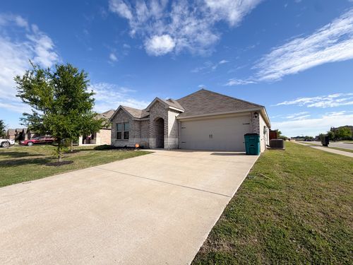 264 Thoroughbred St, Waxahachie, TX, 75165-7543 | Card Image