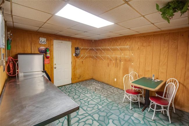 15875 Shipman Rd, Home with 0 bedrooms, 0 bathrooms and null parking in Carlinville IL | Image 33