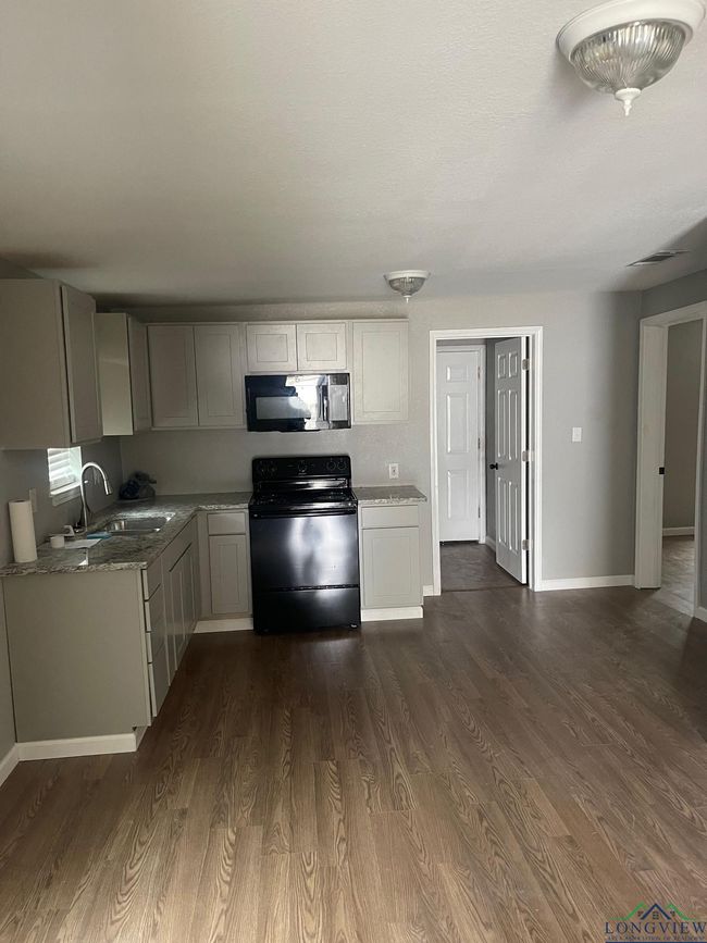 215 Draw St, House other with 4 bedrooms, 2 bathrooms and null parking in Marshall TX | Image 4