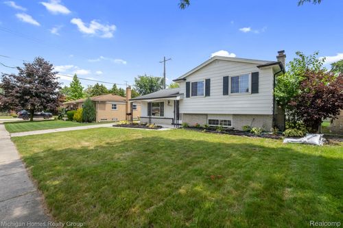 29521 Jacquelyn Dr, Livonia, MI, 48154-4443 | Card Image