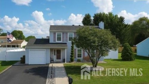 33 Snowdrift Ln, Howell, NJ, 07731-2242 | Card Image