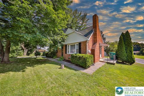 795 Krocks Ct, Allentown, PA, 18106-9792 | Card Image