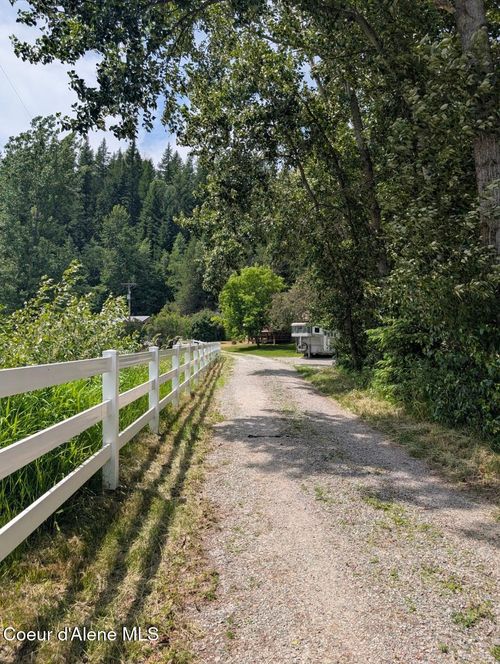 237 Cottonwood Rd, Bonners Ferry, ID, 83805-4936 | Card Image