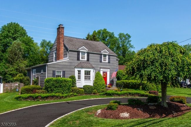 178 Walnut St, House other with 3 bedrooms, 2 bathrooms and null parking in Livingston NJ | Image 4