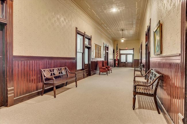 2 executive offices facing Travis Street | Image 8