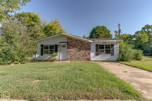 2410 Westacre Dr, Jonesboro, AR, 72401-6459 | Card Image