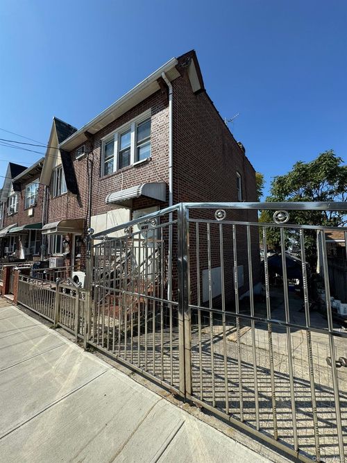 2222 W 7th St, Brooklyn, NY, 11223-4624 | Card Image