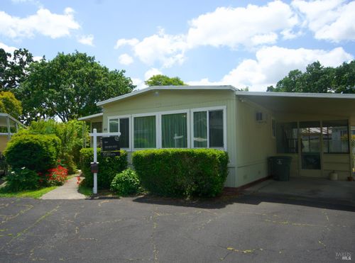60 Colonial Park Dr, Santa Rosa, CA, 95403-1141 | Card Image