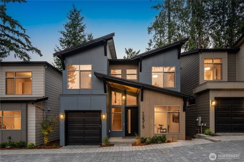 2-12315 Ne 70th St, Kirkland, WA, 98033-8540 | Card Image