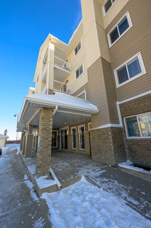 303-11220 104 Ave, Grande Prairie, AB, T8V0P3 | Card Image