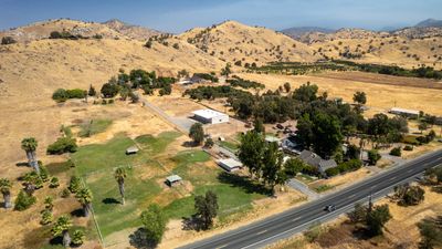 32790 Highway 190, House other with 4 bedrooms, 1 bathrooms and null parking in Springville CA | Image 3