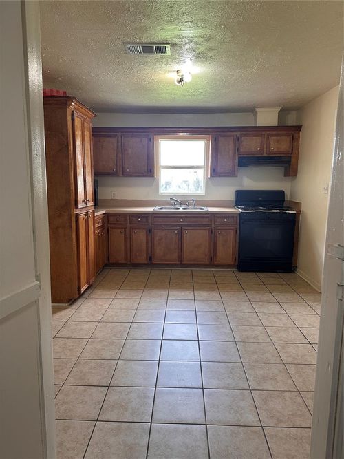 2122 Kowis St, Houston, TX, 77093-3302 | Card Image